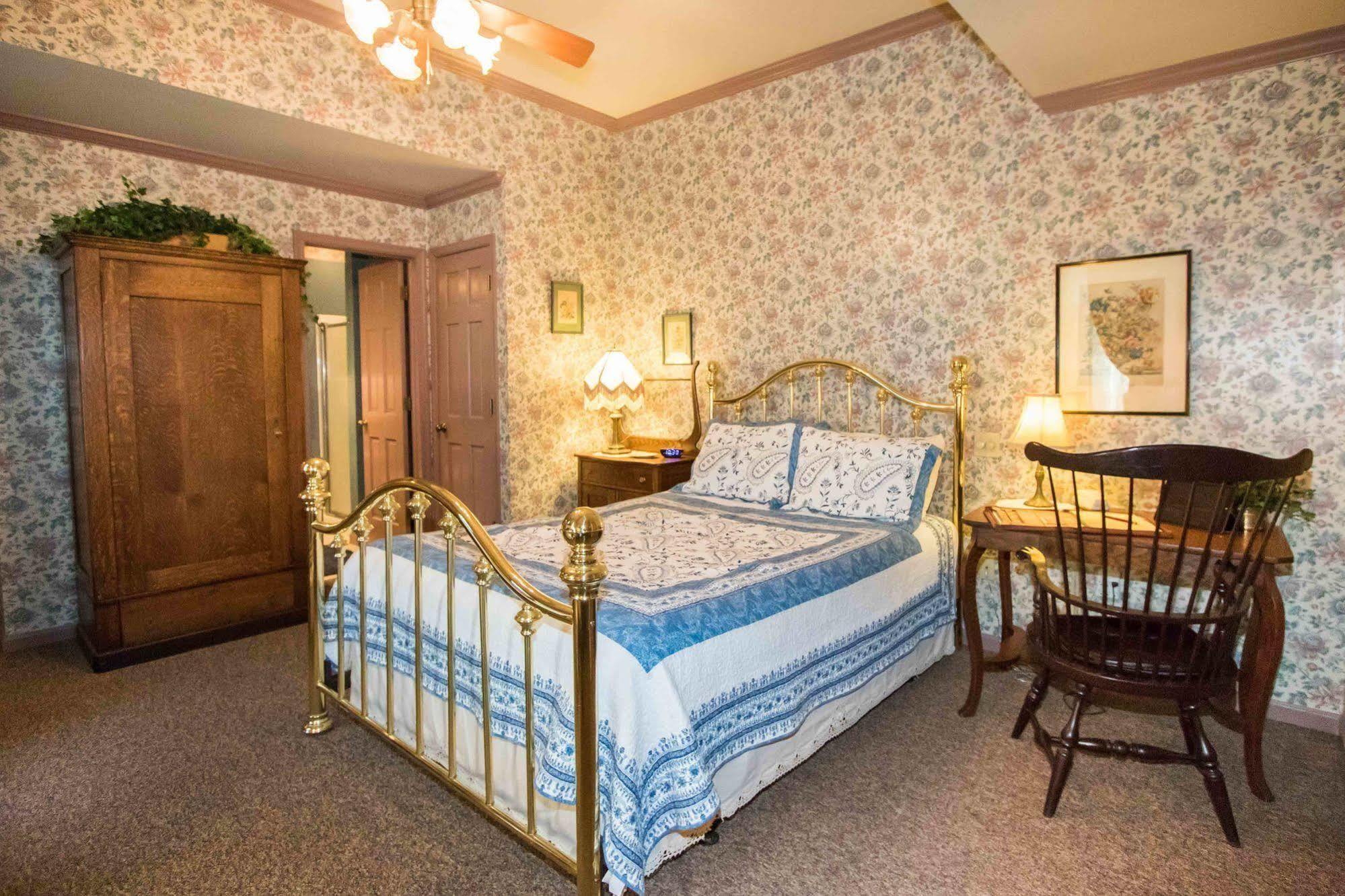 The Globe Inn East Greenville Ngoại thất bức ảnh
