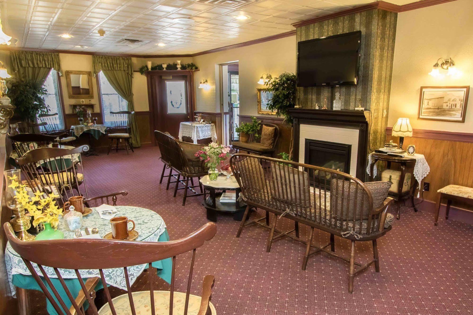 The Globe Inn East Greenville Ngoại thất bức ảnh